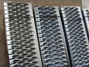 Chine Non plat à carreaux de haute résistance de bouche de plaque de métal/crocodile de dérapage pour parqueter fournisseur