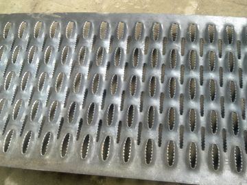 Chine Anti plaque de métal multifonctionnelle souple de dérapage pour le passage couvert/escaliers/plancher fournisseur