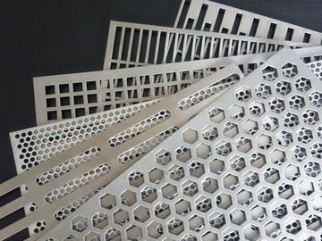 Chine Tôle perforée ronde de modèle de trou, panneaux perforés architecturaux en métal fournisseur