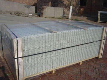 Chine panneaux soudés galvanisés plongés chauds du grillage 4x4 pour les miens tamisant l'industrie fournisseur