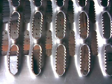 Chine Anti plaque de métal légère de dérapage/anti bandes de roulement d'escalier en métal de glissement fournisseur